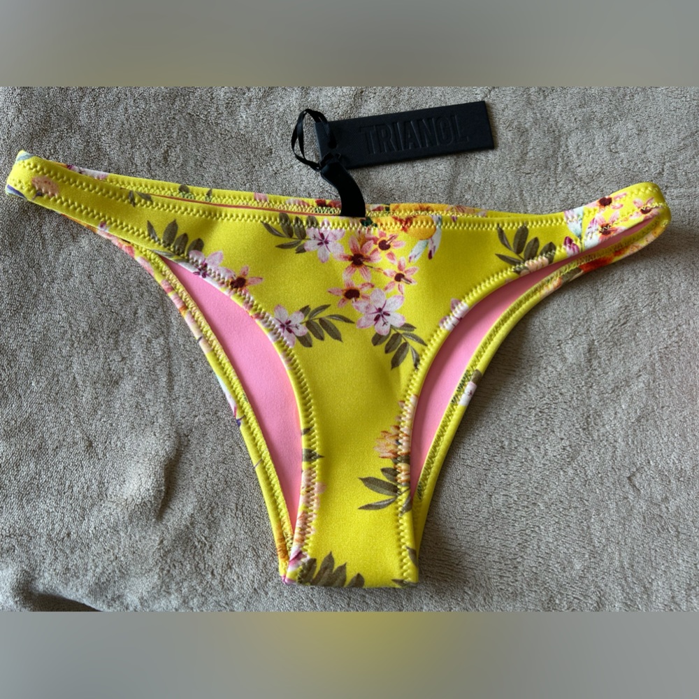 Triangl 100% Neoprene Yellow Floral Print Bikini Bottoms. Women’s Large